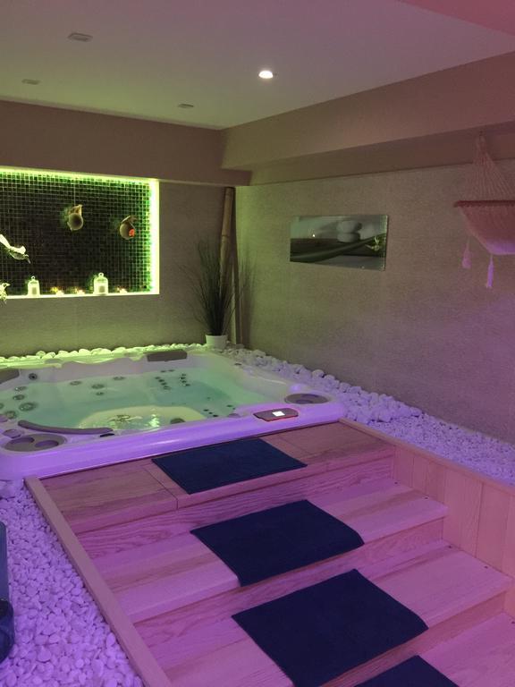 Aux 5 Sens Bed & Breakfast Tillé Екстериор снимка